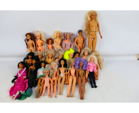 Mattel - Simba - Delavennat - Creata - A group of vintage and modern dolls including Sindy, Ken and others. All show signs of