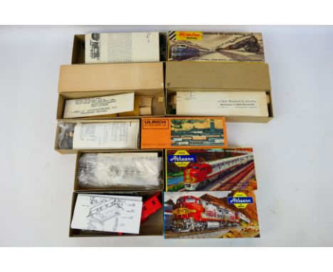 Athearn - Ulrich - Hobbyline - 6 x boxed model kits in HO scale including Sierra Coach # 931-801, Steam Switcher & Tender # K