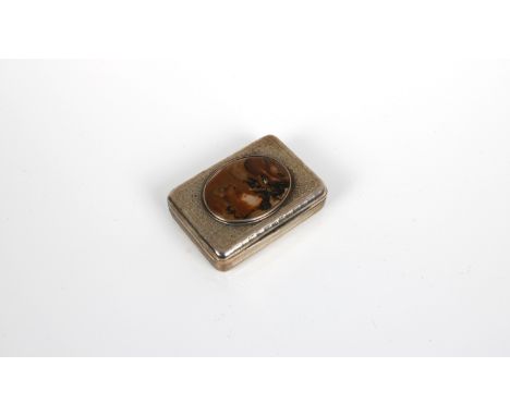 A George III silver and agate snuff box Thomas Phipps &amp; Edward Robinson, London, 1805, of rounded rectangular form with r