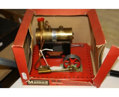 A PART BOXED MAMOD LIVE STEAM STATIONARY ENGINE, No.S.E.1, not tested, complete with burners, box damaged