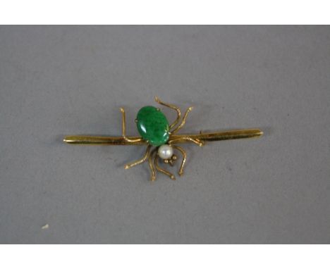 A MID TO LATE 20TH CENTURY JADE AND CULTURED PEARL BEETLE BAR BROOCH, measuring approximately 55mm in length, pin and hook ca