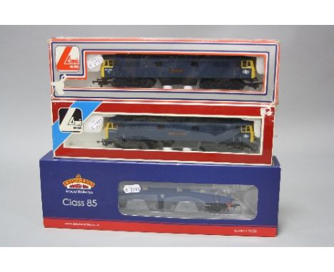 THREE BOXED OO GAUGE ELECTRIC LOCOMOTIVES, Bachmann Class 85 No.E3058 (31-676) Electric bright blue livery, complete with ins