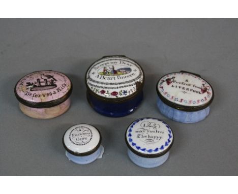 FIVE LATE 18TH/EARLY 19TH CENTURY ENAMEL CIRCULAR PILL AND OVAL PATCH BOXES WITH MIRRORED INTERIORS, inscribed 'A Present Fro