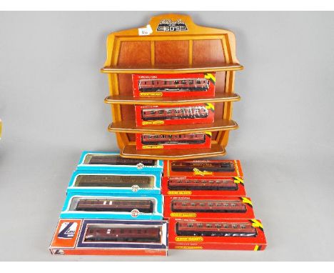 Model Railways - 11 boxed Hornby, Lima and Airfix OO gauge passenger carriages and a 1960s wall mounted display stand  [2]
