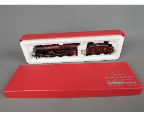 Bachmann Branch Line - an OO gauge locomotive and tender LMS Jubilee class, maroon livery 'Galatea' op no 5699, # 31-150A, is