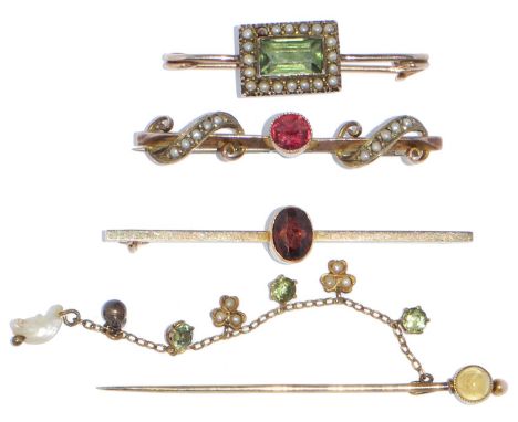 Two gold bar brooches and a safety pin, early 20th c,&nbsp;&nbsp;variously gem set, various lengths and a gold stickpin, 10.7