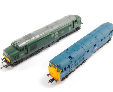 A Lima OO gauge diesel locomotive, BR green livery, D6830, and a further diesel locomotive, BR blue livery, 31401, both boxed