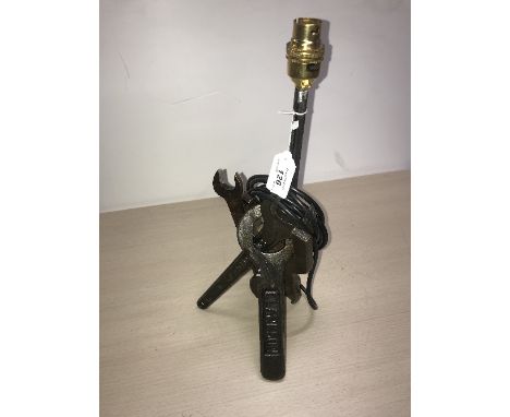 INDUSTRIAL TABLE LIGHT