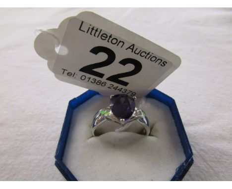 Silver & amethyst set ring