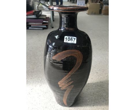 A David Leach stone ware vase with Tenmoku glaze and calligraphic design