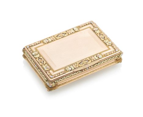 NAVAL INTEREST: A GERMAN VARI-COLOUR GOLD SNUFF BOXCharles, Collins & Sohne, Hanau, circa 1825 The hinged cover with central 