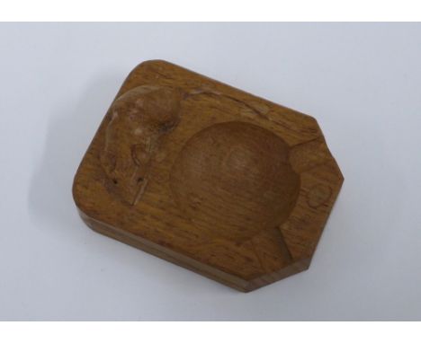 ROBERT 'MOUSEMAN' THOMPSON (1876-1955) oak ashtray, 10cm 