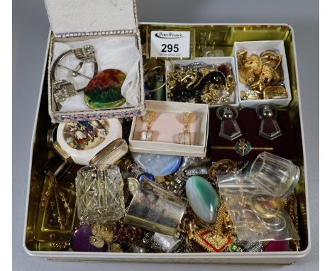 Tin of assorted vintage and other costume jewellery.(B.P. 21% + VAT) 
