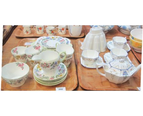 Tray of Shelley fine bone china 'Hedgerow' 13492, 19 piece tea set, together with a tray of Shelley fine bone china, 723404, 