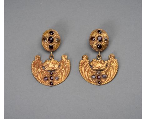 A PAIR OF CHAM GOLD REPOUSSE 'NANDI' EARRINGSCham kingdom, end of 10th to early 11th century. Consisting of an upper independ
