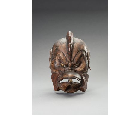 A LACQUERED WOOD GIGAKU KARURA (GARUDA) MASK, 1900sJapan, Meiji period (1868-1912). Finely carved as a Karura, covered in gol