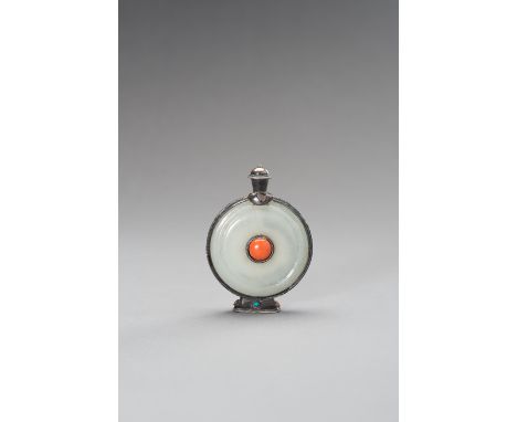 A SILVER AND JADE SNUFF BOTTLE, 1900sChina, late Qing dynasty (1644-1912) - Republic period (1912-1949). Of moon flask form, 