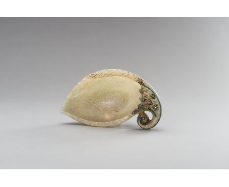 A LEAF-SHAPED MUGHAL-STYLE HARDSTONE TRAYIndia, late 19th century. The body carved in the form of a leaf rising from an oval 