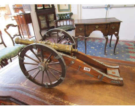 Large scale model cannon.This model is approx 76cm long, 28cm high and 29.5cm wide.