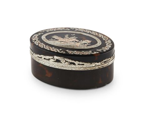 FRENCH TORTOISESHELL AND PIQUE SNUFF BOXLATE 18TH/ EARLY 19TH CENTURY of oval form, the hinged lid inlaid with mixed metals d