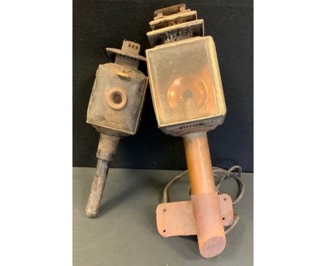 A coaching lamp wall light, dual lamp lights, copper reflector, 58cm high, another coaching lamp smaller (2) 