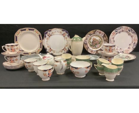 Ceramics - a Royal Crown Derby limited edition Christmas plate, 591/1750;  a Roslyn China Gaity pattern tea set;  Wedgewood a