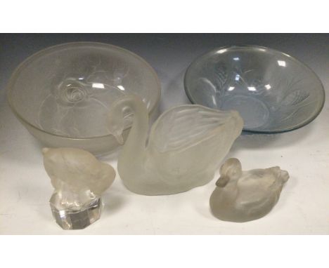 A Verlys, France, 'Lalique' style Glass Duck, signed 'Verlys' to base, 12cm long; a Goebel glass figure of a Buffalo, 8.5cm t