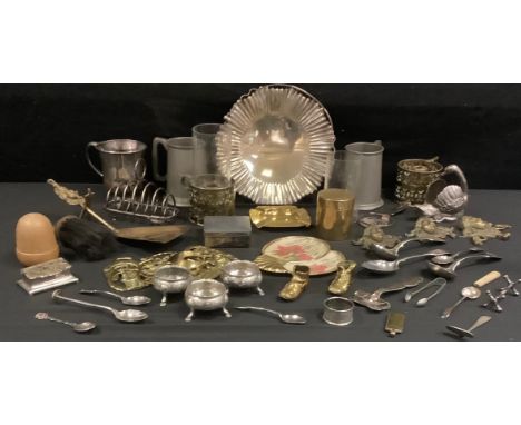 Silverplate - an unusual Regis flat plate filter strainer, grip ring fringe;  six division toast rack, fruit basket, pair of 