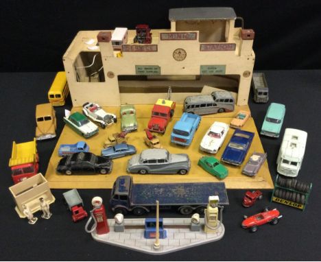 Vintage Toys; Corgi, Dinky, Lesney, etc, qty. 