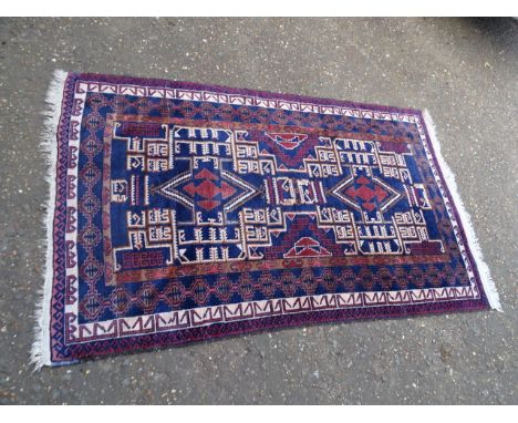 Aztec style rug 118cm x 192cm approx&nbsp;