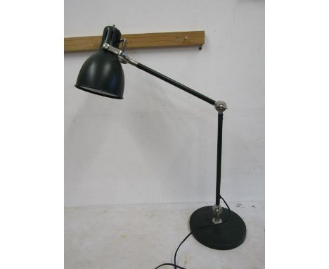 Green adjustable reading lamp&nbsp;