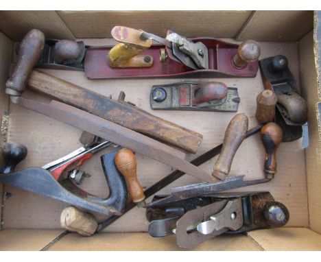 various hand tools&nbsp;