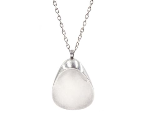 Georg Jensen silver oyster pendant necklace, No. 328, designed by Nanna and Jorgen Ditzel, London import mark 1966, boxedCond