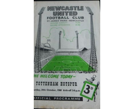 1960-61 NEWCASTLE UNITED V TOTTENHAM HOTSPUR ( SPURS DOUBLE WINNING SEASON )
29th October 1960 in good condition for age