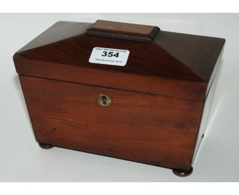 A mahogany two division tea caddy, 20cm wide Condition Report: Available upon request