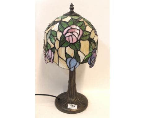 A leaded and stained glass table lamp Condition Report: nice condition. 