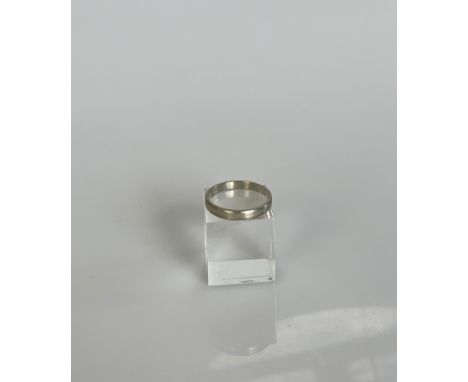 Schlichter Ring, 585 Weißgold, Größe 56.2,1g.