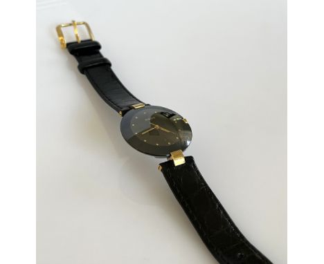 Rado "Coupole" Damenarmbanduhr, Swiss Made, minimalistisch mit Datumfenster, Gehäusereferenz 129.4075.4N. Schwarzes, rundes Z