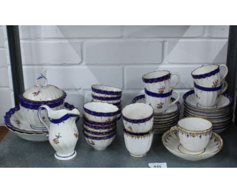 18th / 19th century English porcelain tea bowls, cups and saucers, etc (a lot) (a/f)