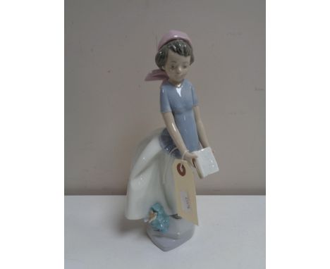 A Nao figure - Girl with book, no. 1302 (boxed)