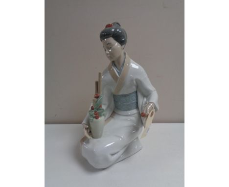 A Nao figure - Geisha no. 1276 (boxed).