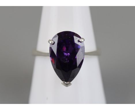 Silver amethyst ring - Approx size R 