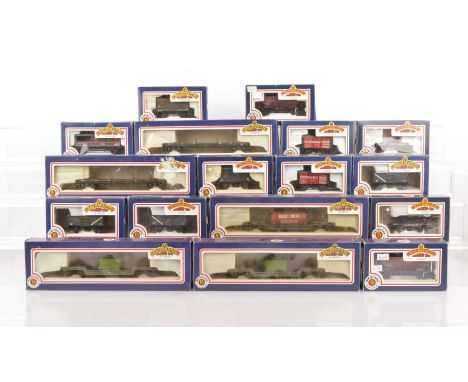 Bachmann 00 Gauge boxed bogie and 4-wheel Goods Rolling Stock (17) bogie stock including Transformer on weltrol (2), Boiler o