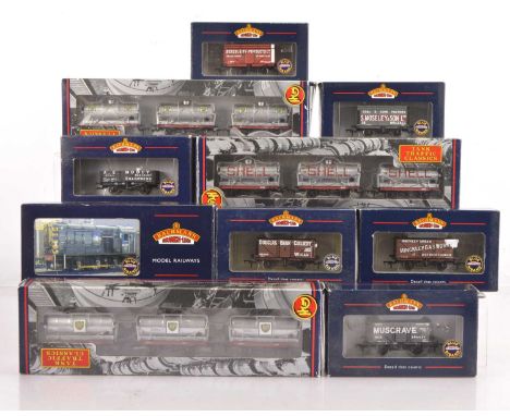 Bachmann OO Gauge Diesel Shunter and Private Owner Goods Wagons (10), all boxed, 32-112 Class 08 D3336 shunter in BR green, t