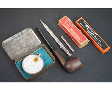 A group of mixed collectables to include a Sampson Mordon 'Centinal' everpointed pencil, an estate pipe and a exposure timer.