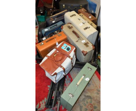 An early 20th century travelling writing case; other vintage cases; a Sirram picnic hamper (15)