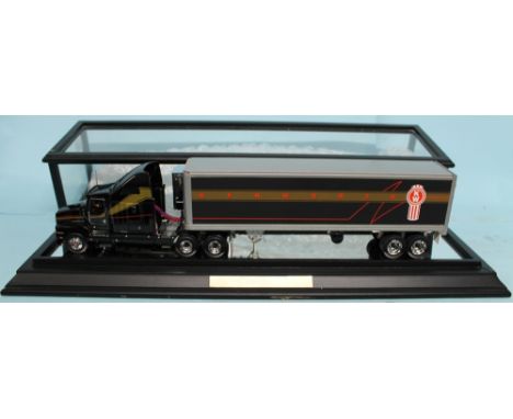 Franklin Mint 1:32 scale Kenworth lorry and trailer including custom mirror base display case 