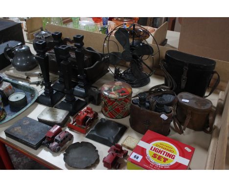 Assorted collectable items to include binoculars, a fan, toys, roller skates etc 