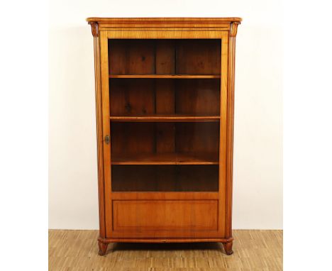 Vitrine, Kirschbaum, eintüriger Korpus, H 165, B 104, T 52, deutsch, 19.Jh. 