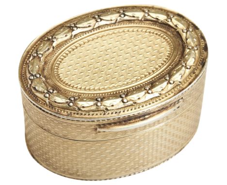 AN OVAL GILT, CAST AND ENGINE TURNED SNUFF BOX, LONDON 1826. In very fine condition, the lid has a border of cast laurel leav